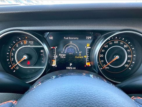 Used 2023 Jeep Gladiator Mojave image 12