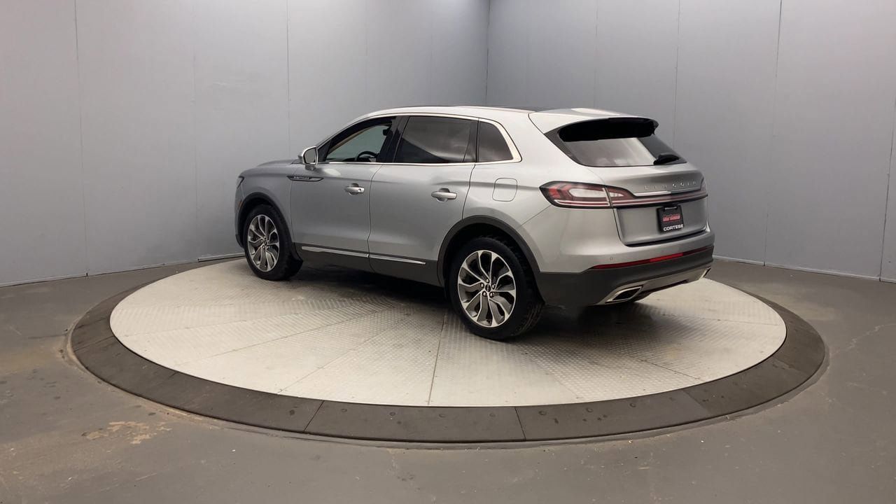 Used 2022 Lincoln Nautilus Reserve AWD/4WD image 3