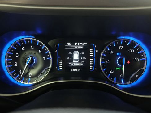 Used 2023 Chrysler Voyager LX FWD image 17