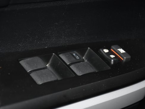 Used 2019 Toyota Tundra SR5 image 10