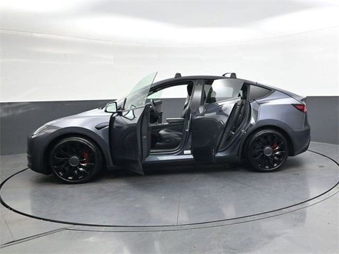 Used 2021 Tesla Model Y Performance image 39