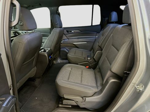 Used 2025 Chevrolet Traverse LT image 29