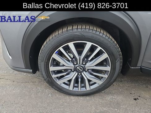 Used 2024 Nissan Kicks SV image 32