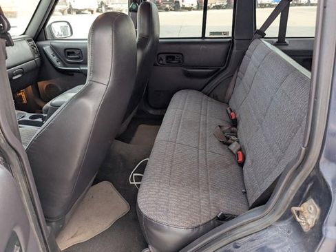 Used 2000 Jeep Cherokee Sport image 10