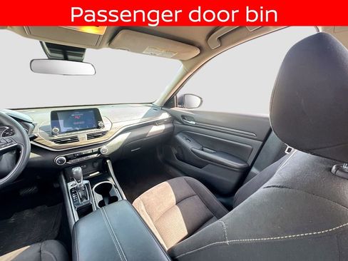 Used 2024 Nissan Altima 2.5 SV FWD image 15