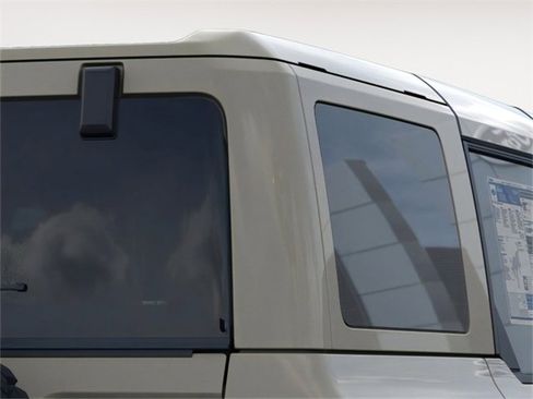 New 2025 Ford Bronco Badlands image 25