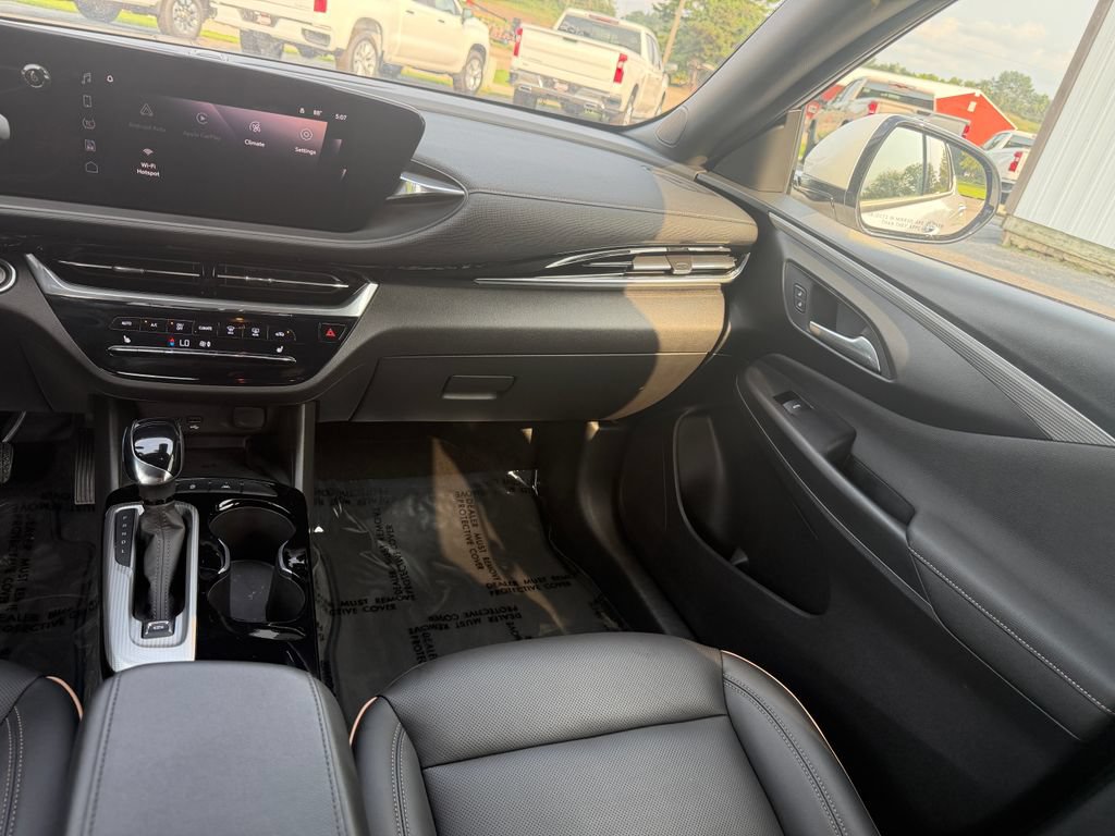 Used 2025 Buick Envista Avenir FWD image 24