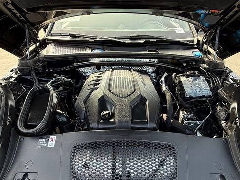 Used 2025 Porsche Macan image 43