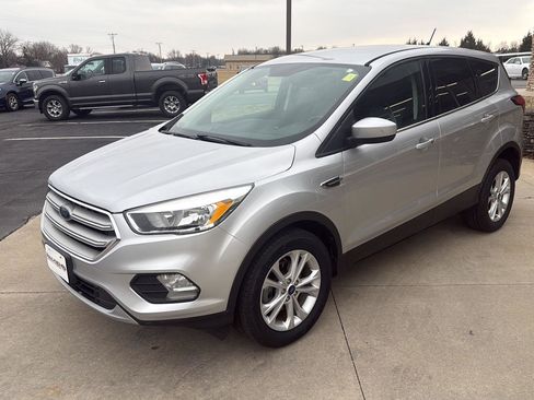 Used 2019 Ford Escape SE image 3