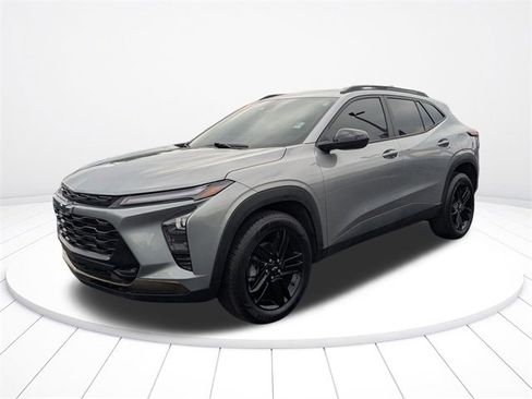 Used 2025 Chevrolet Trax ACTIV w/ Sunroof Package image 16