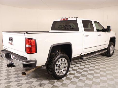 Used 2019 GMC Sierra 2500 SLT w/ Duramax Plus Package AWD/4WD image 20