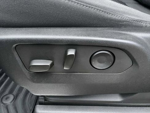 Used 2022 Chevrolet Silverado 1500 LT image 13