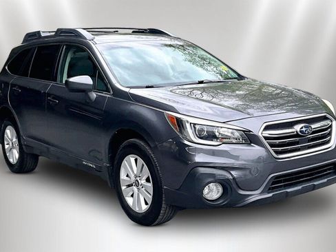 Used 2018 Subaru Outback 2.5i Premium AWD/4WD image 1
