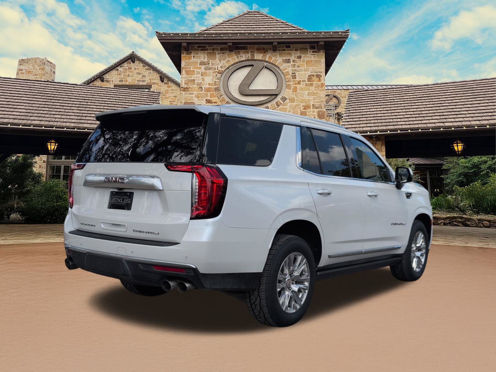 Used 2022 GMC Yukon Denali AWD/4WD image 2
