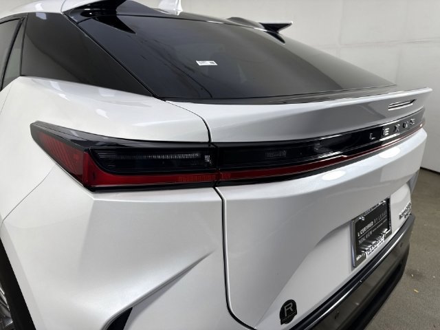 Certified 2023 Lexus RZ 450e Premium w/ Accessory Package (2T) AWD/4WD image 33