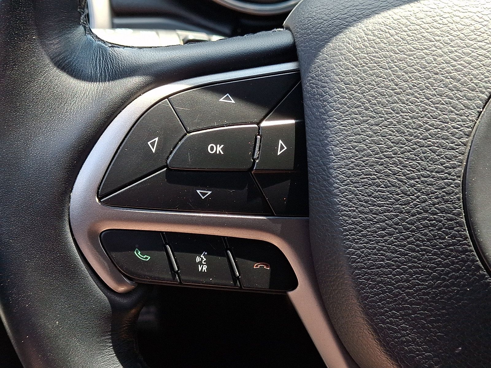 Used 2022 Jeep Grand Cherokee Laredo X AWD/4WD image 26