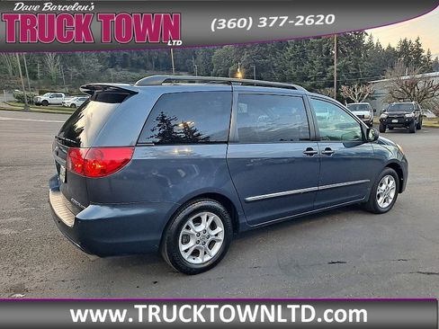Used 2006 Toyota Sienna XLE Limited image 3