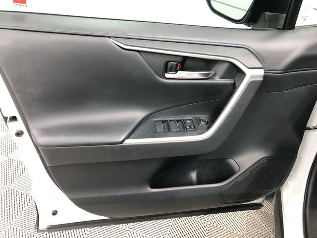 Used 2019 Toyota RAV4 XSE AWD/4WD image 11