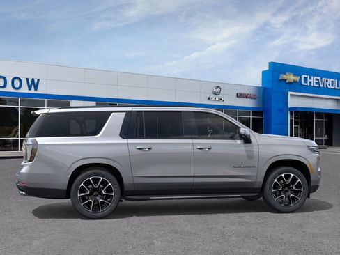 New 2026 Chevrolet Suburban RST image 5