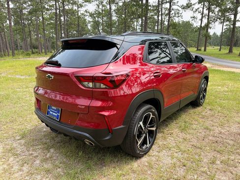 Used 2021 Chevrolet TrailBlazer RS w/ Technology Package FWD image 5