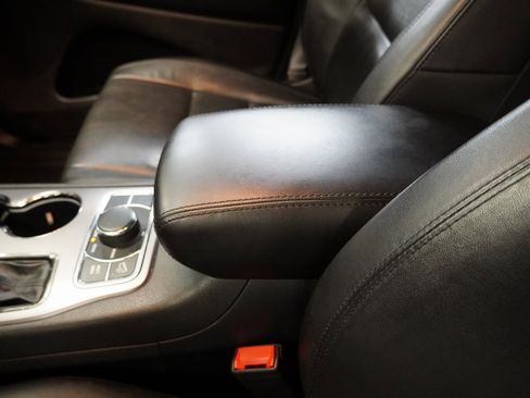 Used 2020 Jeep Grand Cherokee Limited image 23