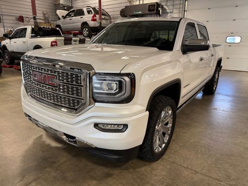 Used 2018 GMC Sierra 1500 Denali w/ Denali Ultimate Package AWD/4WD image 36