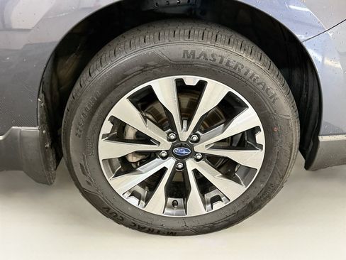 Used 2017 Subaru Outback 2.5i Limited AWD/4WD image 11