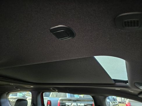 New 2026 Chrysler Pacifica Select w/ S Appearance Package FWD image 7