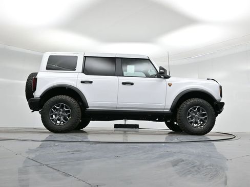 New 2025 Ford Bronco Badlands image 48