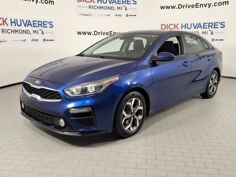 Used 2020 Kia Forte LXS FWD image 1