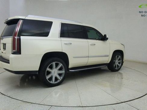 Used 2015 Cadillac Escalade Luxury RWD image 72