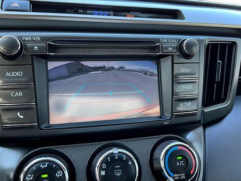 Used 2015 Toyota RAV4 LE image 21