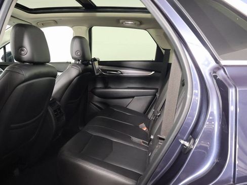 Used 2018 Cadillac XT5 Luxury w/ Driver Awareness Package FWD image 12
