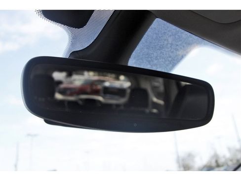 Used 2022 Chrysler Pacifica Touring-L image 24