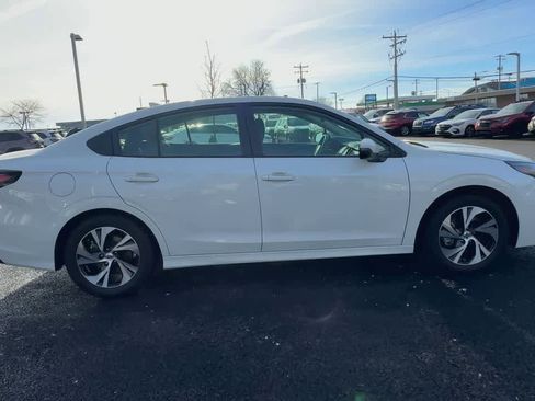 Used 2023 Subaru Legacy Premium image 9