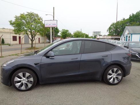Used 2021 Tesla Model Y Long Range AWD/4WD image 3