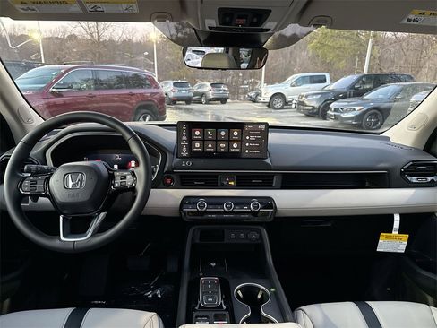 New 2026 Honda Pilot Touring image 22