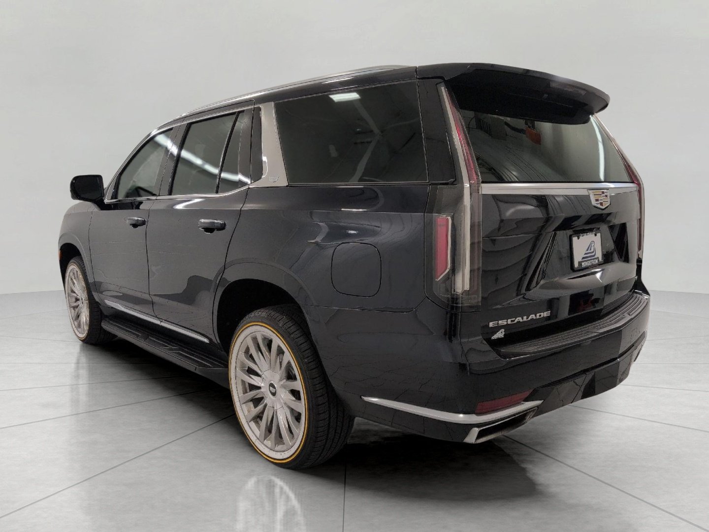 Used 2021 Cadillac Escalade Premium Luxury w/ Performance Package AWD/4WD image 20
