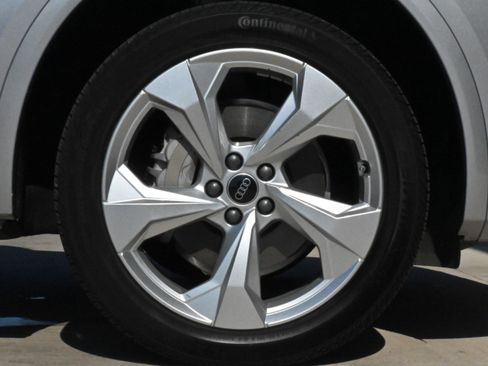 Certified 2024 Audi Q5 2.0T Premium Plus w/ Premium Plus Package image 11