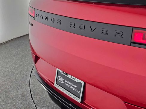 Used 2024 Land Rover Range Rover Sport Dynamic SE image 14