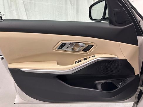 Used 2023 BMW 330i xDrive Sedan w/ Premium Package image 8