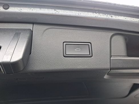 Used 2024 Volkswagen Atlas SE FWD image 30