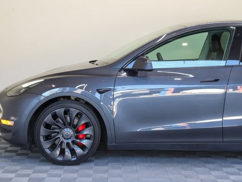 Used 2022 Tesla Model Y Performance AWD/4WD image 8