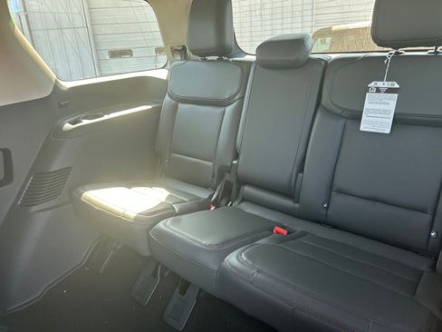 New 2025 Ford Expedition Active image 25