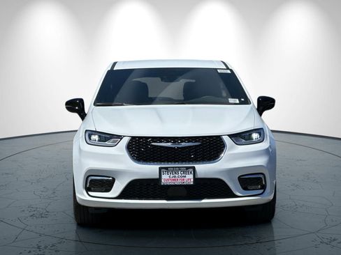New 2026 Chrysler Pacifica Select AWD/4WD image 9