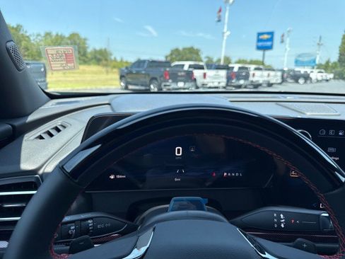 New 2027 Chevrolet Traverse RS FWD image 32
