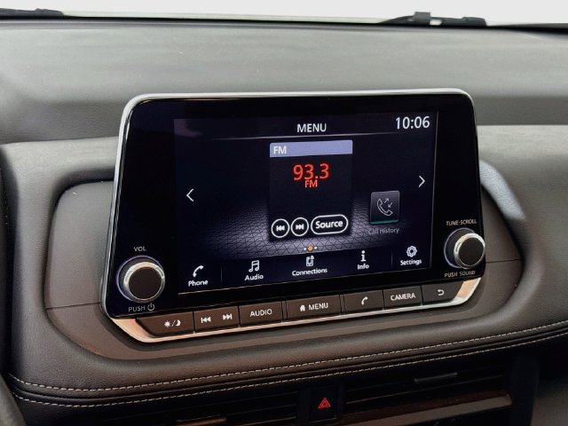 Used 2025 Nissan Rogue S AWD/4WD image 14