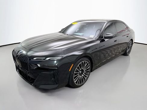 Used 2025 BMW 760i xDrive AWD/4WD image 3