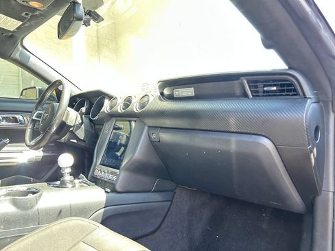 Used 2016 Ford Mustang Coupe RWD image 13