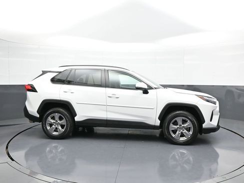 Certified 2022 Toyota RAV4 XLE image 5
